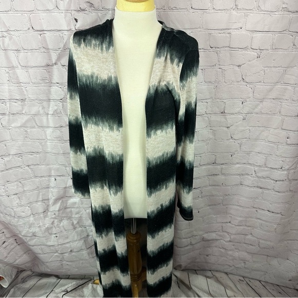 boutique lovely J Striped Black Cream light weight Sweater cardigan duster sz L - Picture 1 of 7